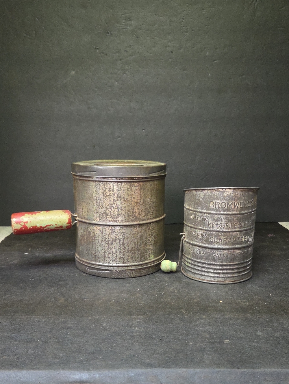 Vtg Bromwells Measuring Sifter 3 Cup, Larger Unlabeled Sifter